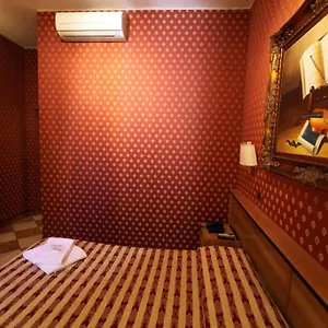 Hotel Hollywood, Rome